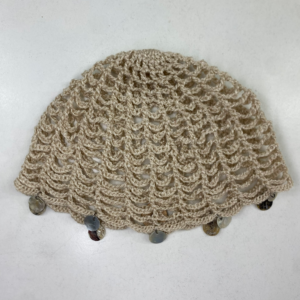 Mesh Hat Red Beige Satinado con Aplicaciones