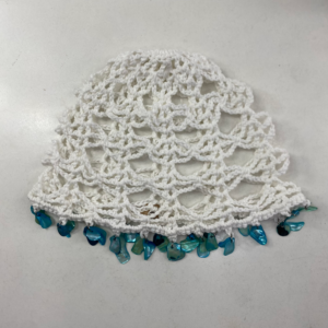 Mesh Hat Avellana Blanco con Aplicaciones