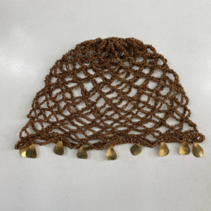 Mesh Hat Diamante con aplicaciones doradas